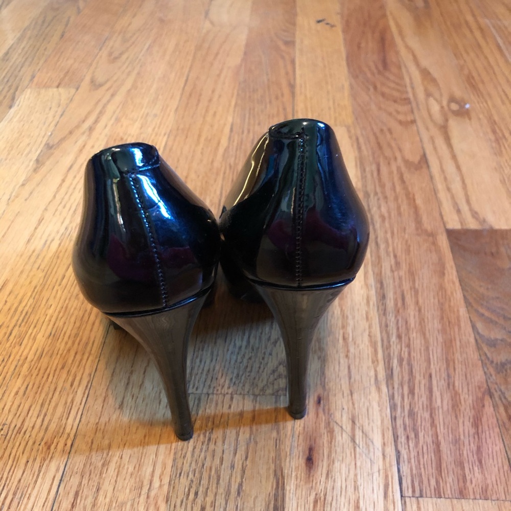 Heels - Picture 3 of 3